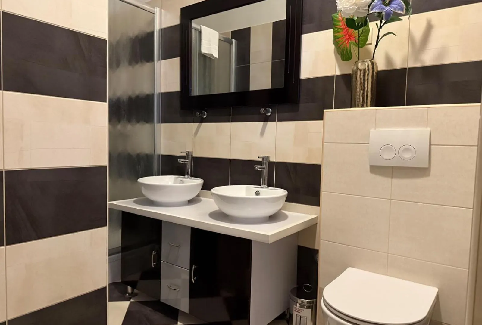 Petrus Superior Apartment - Spacious Three-Room Apartment - Prestigious Location Near Diocletian'S Palace And Bacvice Beach - The Best Restaurants Within Walking Distance - Free Parking Provided スプリト