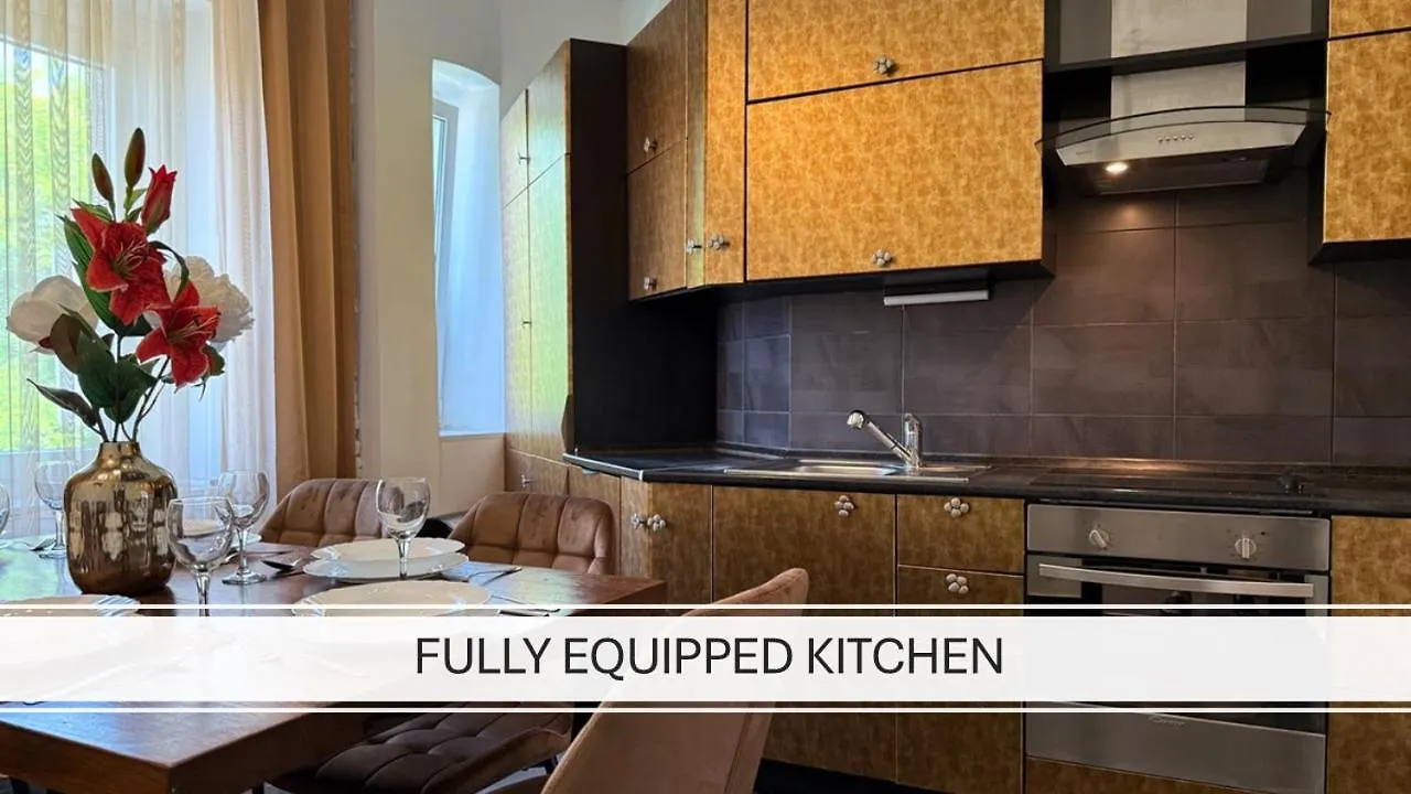 Petrus Superior Apartment - Spacious Three-Room Apartment - Prestigious Location Near Diocletian'S Palace And Bacvice Beach - The Best Restaurants Within Walking Distance - Free Parking Provided スプリト クロアチア