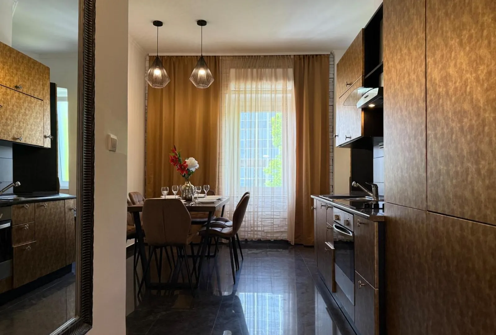 Petrus Superior Apartment - Spacious Three-Room Apartment - Prestigious Location Near Diocletian'S Palace And Bacvice Beach - The Best Restaurants Within Walking Distance - Free Parking Provided Split Horvátország