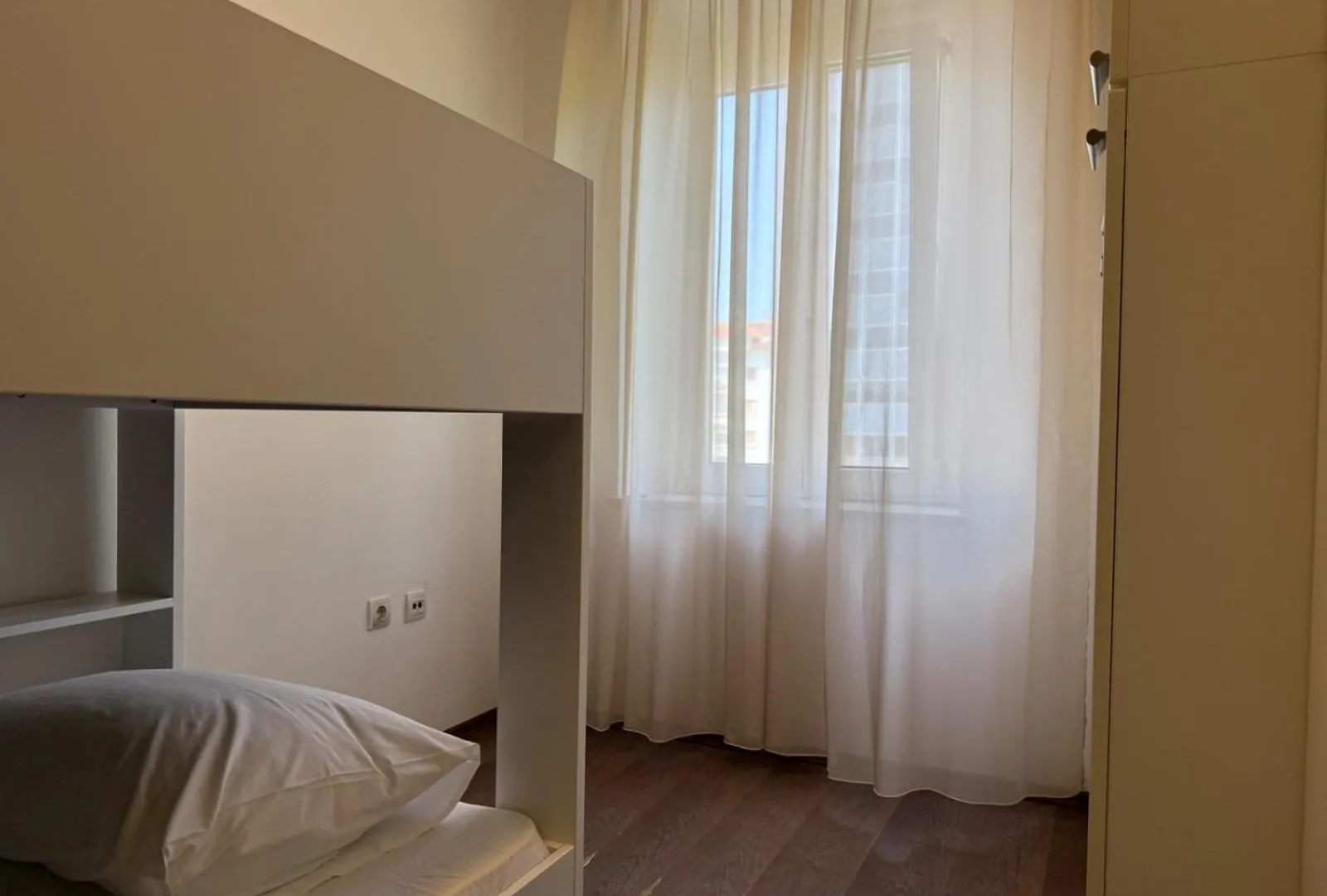 Petrus Superior Apartment - Spacious Three-Room Apartment - Prestigious Location Near Diocletian'S Palace And Bacvice Beach - The Best Restaurants Within Walking Distance - Free Parking Provided Split