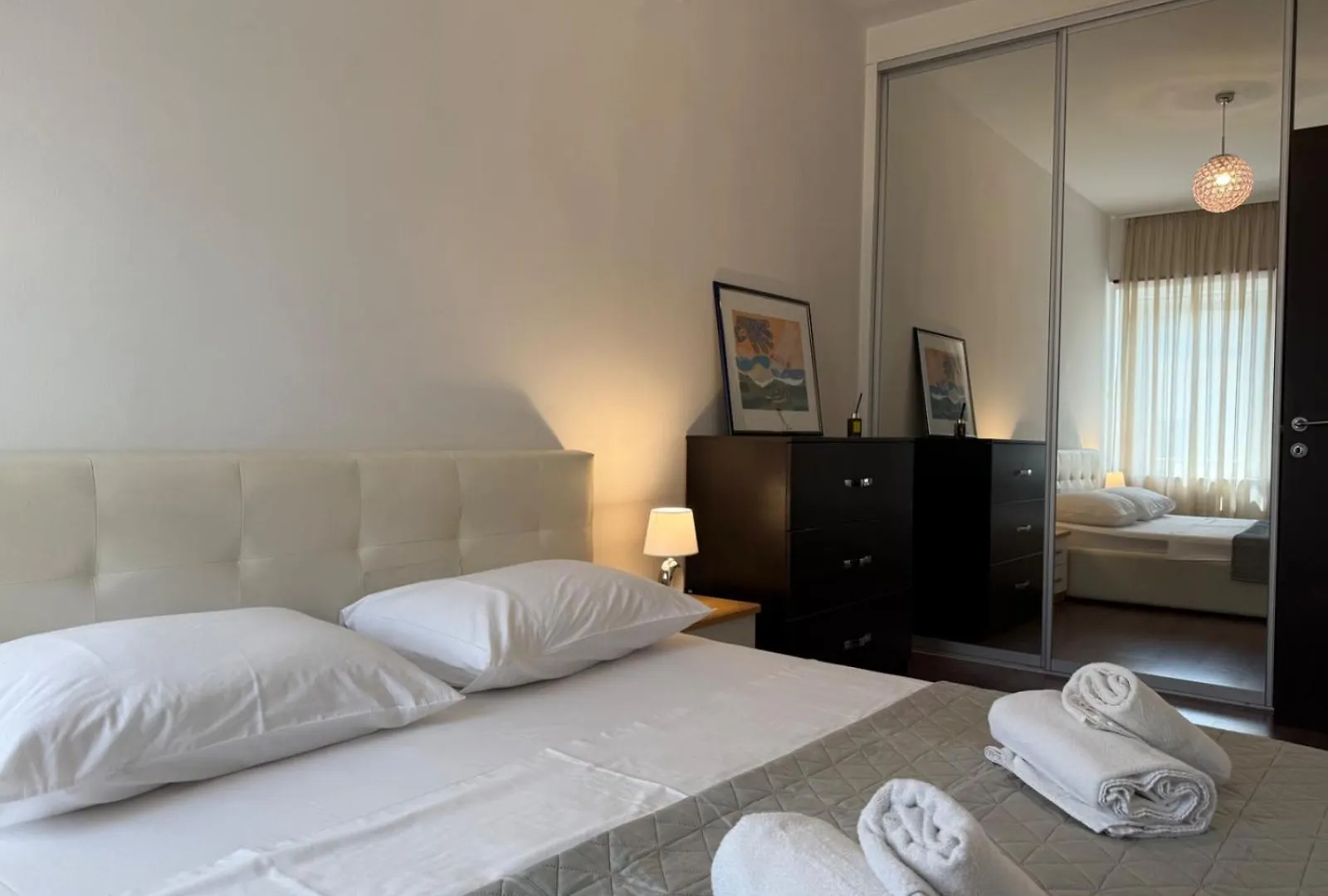 Petrus Superior Apartment - Spacious Three-Room Apartment - Prestigious Location Near Diocletian'S Palace And Bacvice Beach - The Best Restaurants Within Walking Distance - Free Parking Provided Split