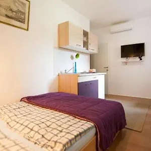  Appartement Centar 2 Private With Ensuite And Kitchenette