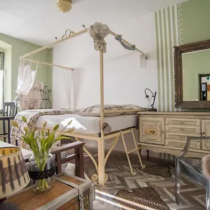 Nomi Dream Box Apartment