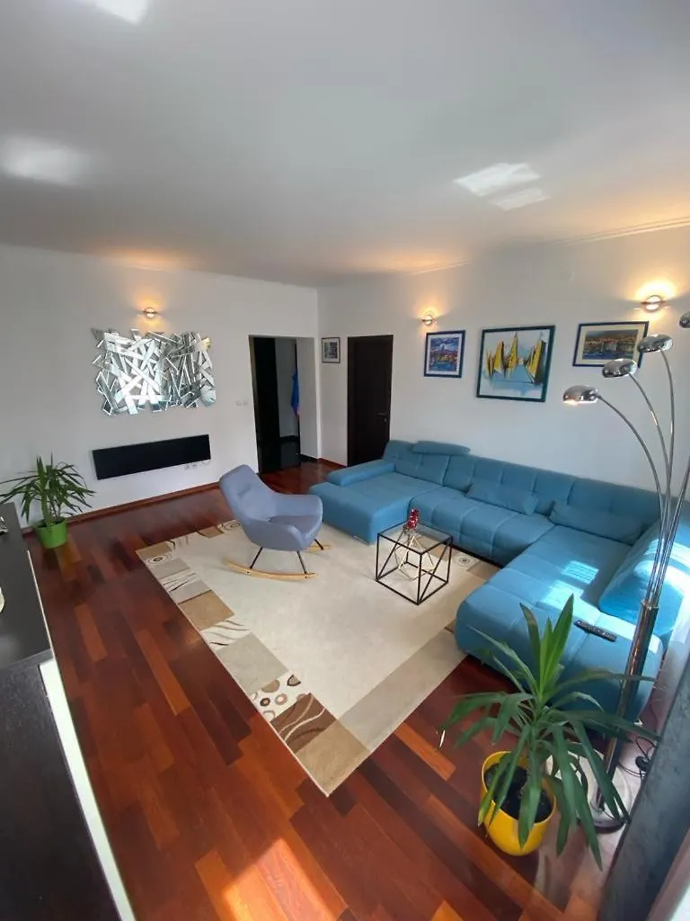 Petrus Superior Apartment - Spacious Three-Room Apartment - Prestigious Location Near Diocletian'S Palace And Bacvice Beach - The Best Restaurants Within Walking Distance - Free Parking Provided Split 0*,