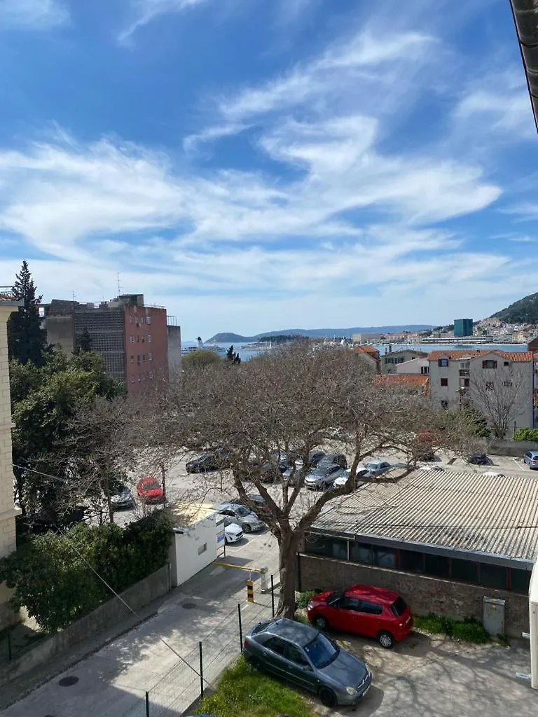 Petrus Superior Apartment - Spacious Three-Room Apartment - Prestigious Location Near Diocletian'S Palace And Bacvice Beach - The Best Restaurants Within Walking Distance - Free Parking Provided Split Croatia