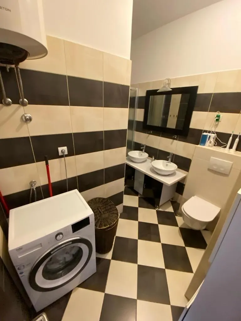 Petrus Superior Apartment - Spacious Three-Room Apartment - Prestigious Location Near Diocletian'S Palace And Bacvice Beach - The Best Restaurants Within Walking Distance - Free Parking Provided Split Croatia